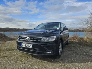 Volkswagen Tiguan 4Motion mit Standheizung und AHK anklappbar