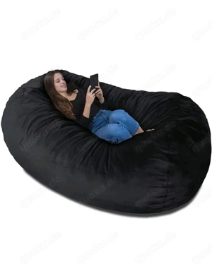 Charlie & Finn Der größte Sitzsack Europas