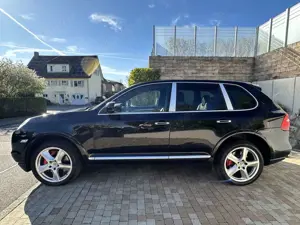 Porsche Cayenne Turbo / Bi-Color / Bose / Alcantara / TÜV Neu Bild 4