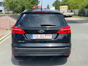 Ford Focus 1,5 TDCi 88KWPowerShift Titanium Navi Kam Bild 5