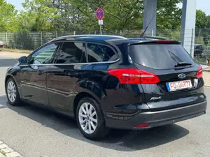 Ford Focus 1,5 TDCi 88KWPowerShift Titanium Navi Kam Bild 4