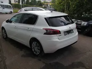 Peugeot 308 1.2 Pure Tech 130 Allure Pack AHK Bild 5