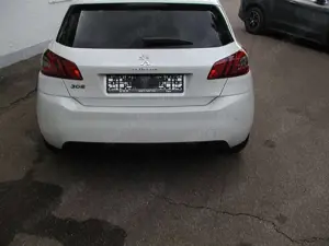 Peugeot 308 1.2 Pure Tech 130 Allure Pack AHK Bild 4