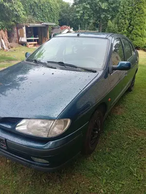 Renault Megane Megane 1.6RT Bild 2