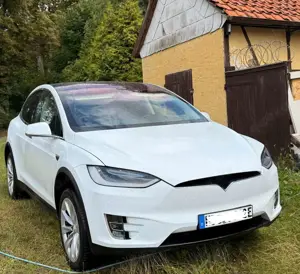 Tesla Model X P90DL Allradantrieb Ludicrous Modus 7 Sitzer Bild 4