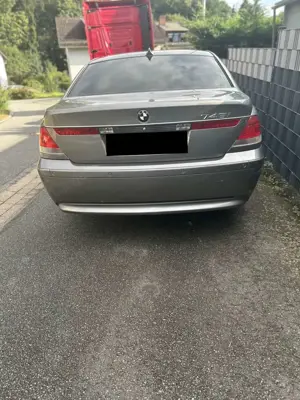 BMW 745 745i