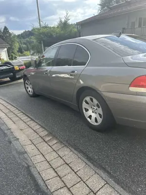 BMW 745 745i Bild 3