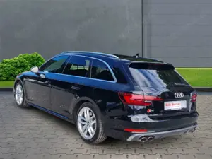 Audi S4 Avant 3.0 TFSI+LED+Allrad+3-Zonen-Klimaautomatik+A Bild 2
