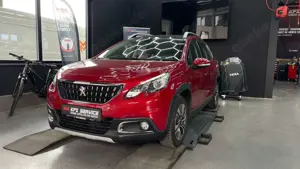 Peugeot 2008 Allure 1.5 KAMERA*NAVI*AHK*TEILLEDER* 120PS