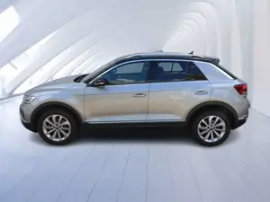 Volkswagen T-Roc T-Roc 1.5 TSI Style DSG-AHK-LED-ACC-Navi-SpurAss Bild 2