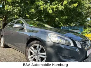 Volvo V60 Kombi Momentum 2 Hand+Tüv/Au Neu+Scheckheft