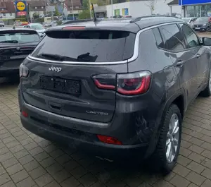 Jeep Compass Limited FWD 1,3l Gse T4 110kW (150PS) Automatik 4x Bild 3