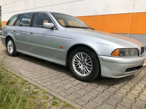 BMW 525 d  Touring Klimaautomatik SHZ AHK Alu Bild 4