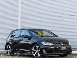 Volkswagen Golf VII Lim. GTI*DSG*1.HAND*NAVI*STHNG*TEMP*