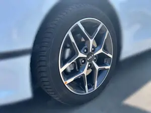 Kia Ceed / cee'd Ceed 1.5 T-GDI Spirit 140PS DCT Navi/Rückfahrkam Bild 5