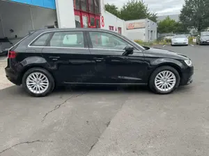 Audi A3 Sportback ambiente Xenon PDC Alu.Tempomat Eu6 Bild 4