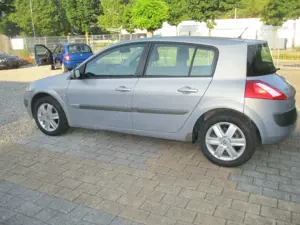 Renault Megane 1.6 Confort Dynamique, Wenig Kilometer Bild 4