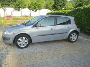 Renault Megane 1.6 Confort Dynamique, Wenig Kilometer Bild 3