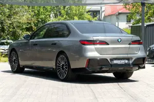 BMW 740 Bild 4