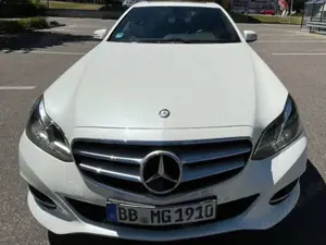 Mercedes-Benz E 200 Diamantweiss Met. Glasdach, NAVI, Avantgarde/Sport