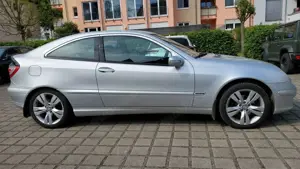 Mercedes-Benz C 160 C-Klasse Sportcoupe Sport Edition Bild 4