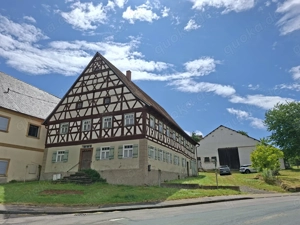 Historisches Anwesen mit großem Potenzial   direkt an der Klostermauer in Kirchheim am Ries