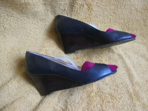 NEU Leder Keilabsatz Wedges Peep Toes Pumps Sandaletten Schuhe NINE WEST Gr.4  37 marine dunkel blau
