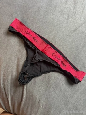 tanga Calvin Klein getragen Frauen  Bild 2