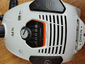 AEG Staubsauger silence pro, big bag, weiß, neuw.,80   Hygienefilter, 5 Modi, mit sämtlichem Zubehör