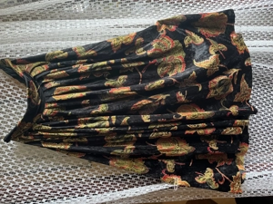 Elegante Damenkleidung zu verkaufen