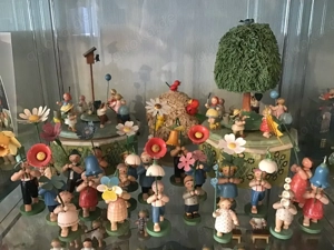 Wendt & Kühn guterhaltene verschiedene Blumenkinder,siehe Fotos, Erzgebirge Bild 3