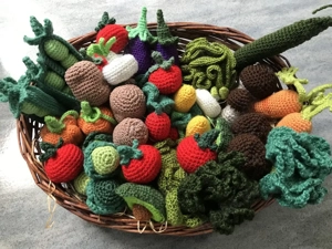 Radieschen Radieserl gehäkelt für die Kinderküche oder Kaufladen Bild 3