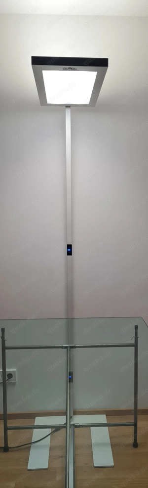 Lavigo LED Stehleuchte, Waldmann, konzentrationsförderndes Licht Bild 1