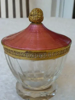Edle Jungendstil Glas Bonboniere Kristalldose Deckeldose transluzid Guilloché-Emaille