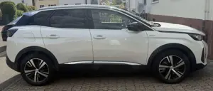 Peugeot 3008 Hybrid 225 e-EAT8 GT Bild 3