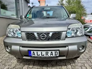 Nissan X-Trail 2.2 D 4WD Columbia*Klimaa.+GSHD+AHK+ALU* Bild 2