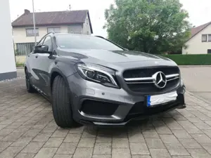 Mercedes-Benz GLA 45 AMG 4Matic Speedshift 7G-DCT Bild 1