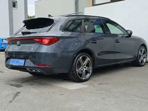SEAT Leon Sportstourer FR Plus Panorama LED LHZ SHZ Bild 3