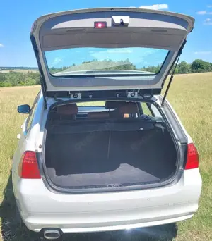 BMW 320 320d xDrive DPF Touring Bild 2