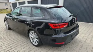 SEAT Leon ST 2.0 FR Leder PANORAMA LED Bild 4