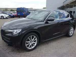 Alfa Romeo Stelvio Super 2WD *AHK/Apple CarPlay  Android Auto/19"*