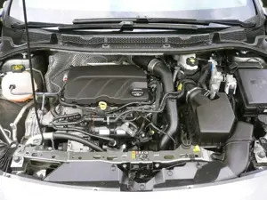 Opel Astra 1.2 Turbo Start/Stop Sports Tourer Edition + Navi Bild 5