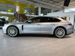 Porsche Panamera Sport Turismo 4 E-Hybrid,Klappenauspuff