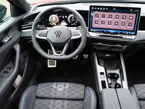 Volkswagen Passat R-Line 1.5 eHybrid OPF DSG PANO/HEAD UP/IQ.LIGHT Bild 5