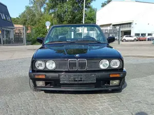 BMW 320 320i Bild 2