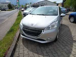 Peugeot 208 82 VTI Active Bild 2