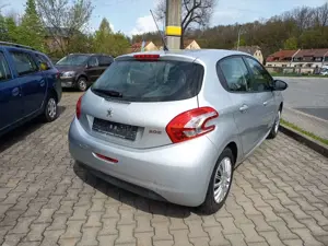 Peugeot 208 82 VTI Active Bild 4