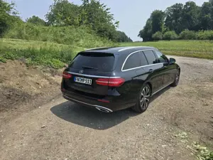 Mercedes-Benz E 300 d T 9G-TRONIC Avantgarde Bild 3