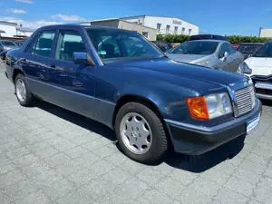 Mercedes-Benz 230 E  H-ZULASSUNG/ SCHIEBEDACH/ AHK Bild 3