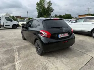 Peugeot 208 Style Bild 4